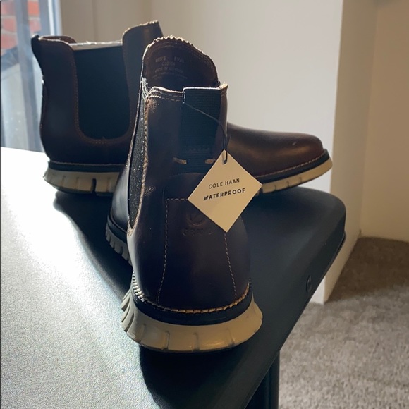 Men’s Cole Haan size 8.5. Brand NWT - Picture 2 of 3
